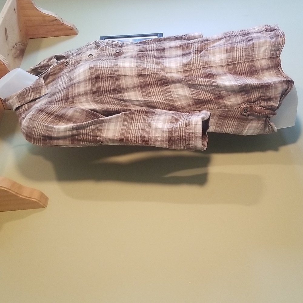 Women's Daytrip Rolled up Sleeve Flannel. - Picture 4 of 6